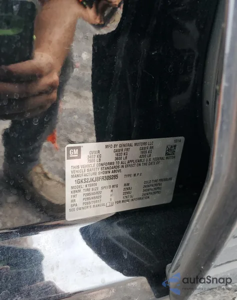 2015 GMC Yukon Xl Denali z USA, uszkodzony, nr VIN 1GKS2JKJ8FR309285